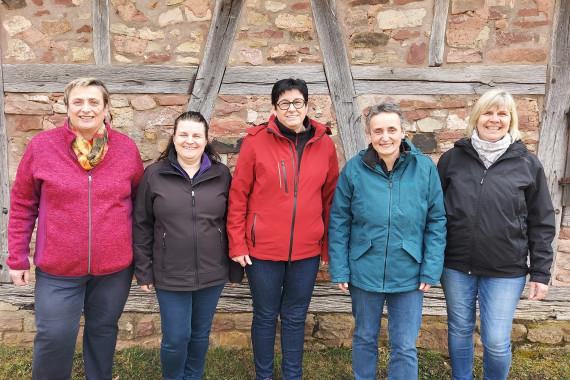 Gruppenbild mit fünf Frauen