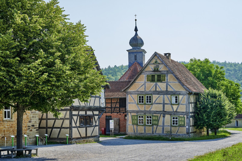Museumsgel&auml;nde bestehend aus Historische Geb&auml;ude, G&auml;rten und Gr&uuml;nanlagen, Tiere im Museum